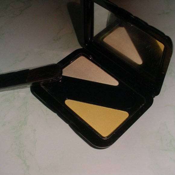 BORGHESE NIB Princess Marcella Enhancing Face Powder CANDLELIGHT - Picture 1 of 1